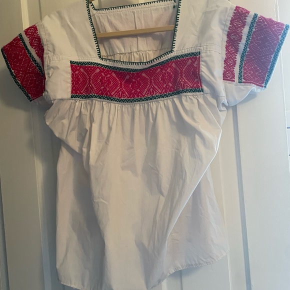 Beautifully Embroidered Mexican Style Blouse - Picture 4 of 4
